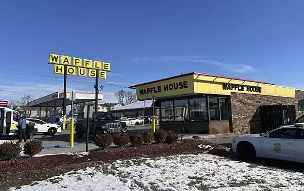 Focuri de arma intr-un restaurant din Indianapolis. O persoana a murit, iar alte cinci au fost ranite