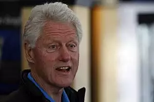 Fostul presedinte american Bill Clinton a fost externat, dupa ce a stat cinci nopti in spital