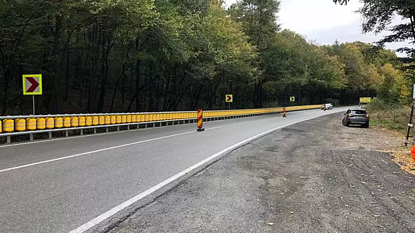 FOTO | Premiera pe drumurile din Romania. Parapet de protectie cu rulouri