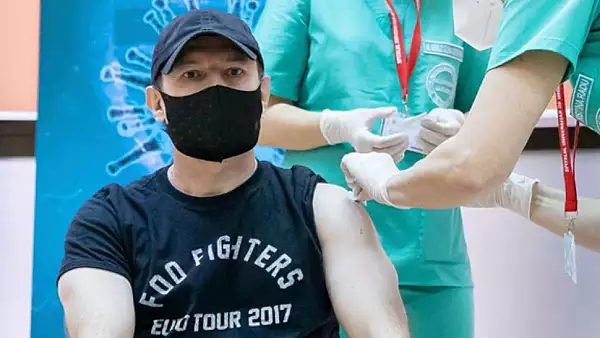 FOTO Premierul Citu a facut SNEZATIE cu tinuta sport pe care a purtat-o in ziua vaccinarii anti-Covid