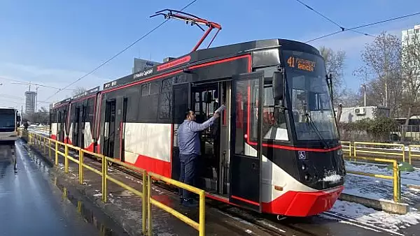 FOTO | Primul tramvai reparat capital de STB a intrat oficial in folosinta pe linia 41