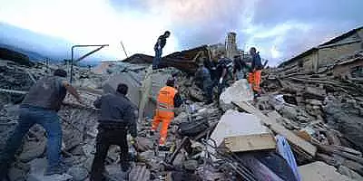 FOTO VIDEO Cutremur in Italia. Cel putin 247 de morti, printre care si doi romani, cladiri prabusite, oameni prinsi sub daramaturi