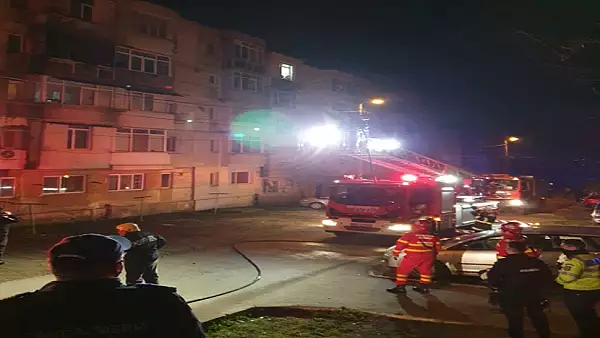  FOTO VIDEO Incendiu puternic in Tulcea. 11 persoane s-au autoevacuat 