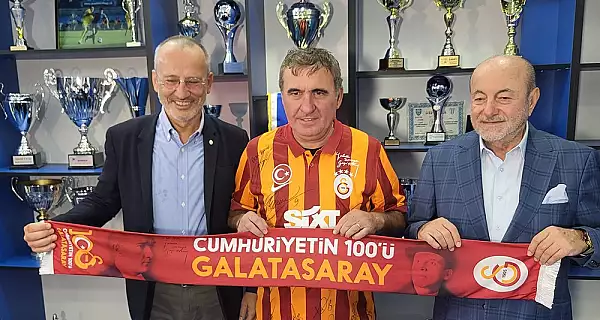 Gica Hagi, mereu in inima turcilor. Gestul celor de la Galatasaray la implinirea a 100 de ani a Republicii Turce FOTO