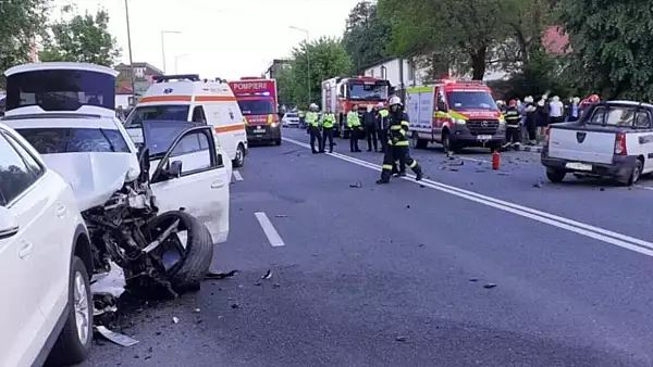 Grav accident rutier in Valcea: o persoana a murit, iar alte patru se afla in stare grava