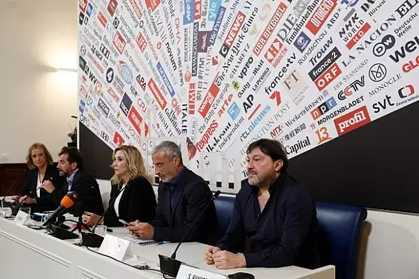 Greva a jurnalistilor de la televiziunea publica italiana RAI, pentru apararea libertatii in fata ,,ingerintelor politice"