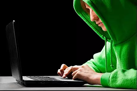 Hacker roman, condamnat la trei ani de inchisoare in SUA pentru furt de identitate