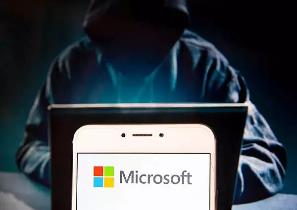 Hackerii au atacat Microsoft: ce au furat important