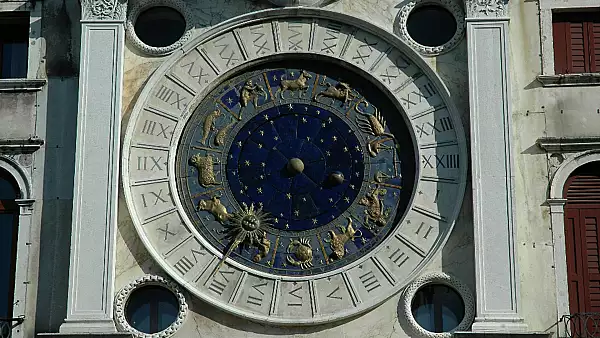 Horoscop duminica, 3 martie. Suisuri si coborasuri pentru nativii din zodiac: o zodie are de luat o decizie importanta