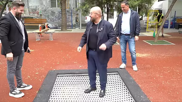 Imagini virale: Cristian Popescu Piedone sare pe trambulina. Lovitura de imagine in plina campanie