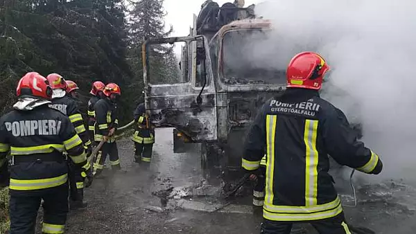 Incendiu de proportii de la fabrica de apa minerala Borsec fost stins VIDEO