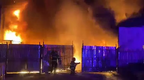 Incendiu de proportii la un mall din Cluj-Napoca! Oamenii sunt evacuati de urgenta