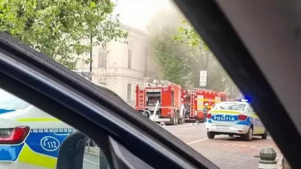 Incendiu in centrul Capitalei, pe Calea Dorobanati. O cladire de birouri a fost evacuata