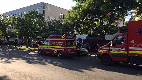 Incendiu intr-un centru de dializa din Craiova, zeci de pacienti evacuati - VIDEO