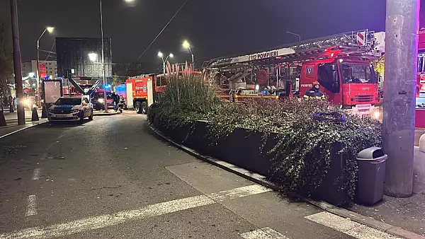 Incendiu la Sun Plaza Bucuresti. Interventie masiva a pompierilor pentru a evita o tragedie VIDEO