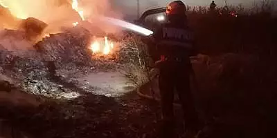 Incendiu urias la statia de sortare a deseurilor din comuna Ulmeni VIDEO