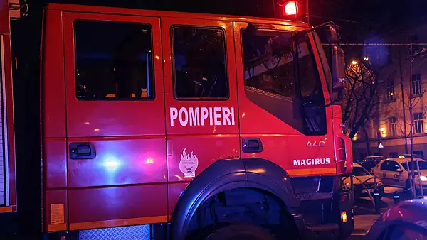 Incendiu violent in Timisoara: Fermele Smithfield, in flacari - Interventie urgenta a pompierilor - 170 de oameni, evacuati