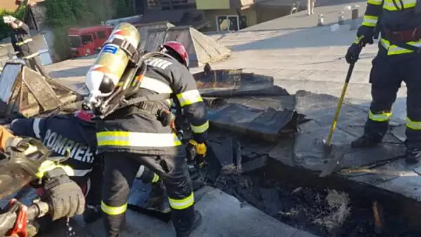 INCENDIU violent la un depozit din Targu Mures! 15 copii si un adult - EVACUATI de urgenta de pompieri