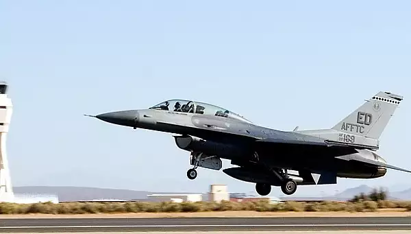 Incident aviatic in SUA: un avion F-16 s-a prabusit in parcul national White Sands din New Mexico