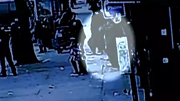 Incident socant: un barbat a fost inghitit de pamant, in timp ce se plimba pe trotuar - IMAGINI tulburatoare