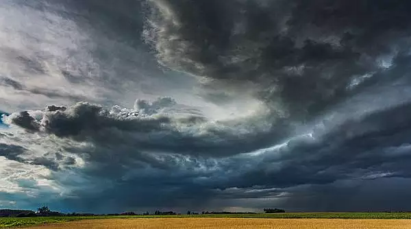 Informare meteo ANM de furtuni si grindina in Romania! Vor fi ploi in toata tara