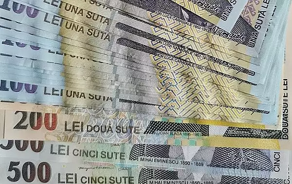 INS: Tinerii de 35-39 de ani au cele mai mari venituri, iar barbatii iau in plus 300 de lei la salariu fata de femei