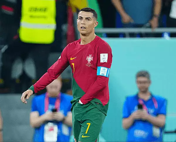 Intrebarea zilei: ce a scos Ronaldo din chiloti si a mancat in timpul meciului cu Ghana FOTO