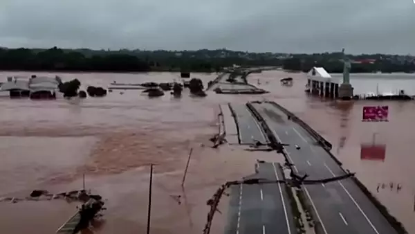 Inundatii catastrofale: autoritatile din Indonezia, Afganistan si Brazilia, depasite de situatie. Sute de oameni au murit