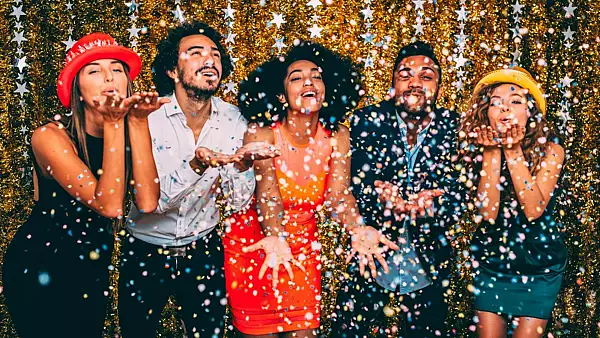 Invita aceste 5 zodii la petrecerea ta de Revelion si te vei distra de minune