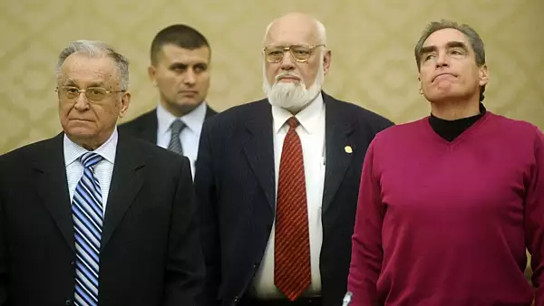 Iohannis a aprobat urmarirea penala a lui Petre Roman si Gelu Voican Voiculescu