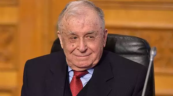 Ion Iliescu, audiat de procurori, la domiciliu, in dosarul mineriadei