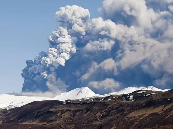 Islanda ramane sub alerta de eruptie vulcanica, chiar daca activitatea seismica s-a diminuat in ultimele zile