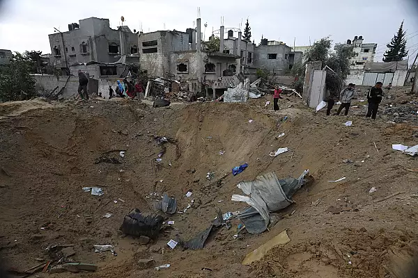 Israelul bombardeaza doua cartiere din Rafah, la cateva ore dupa ordinul de evacuare
