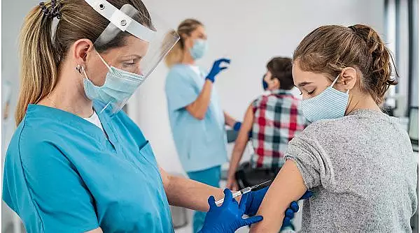 Israelul vrea sa vaccineze toti adolescentii din teama raspandirii variantei Delta