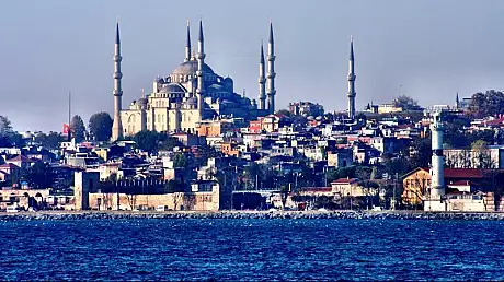 Istanbulul, parasit de turisti. Hotelierii au camerele goale