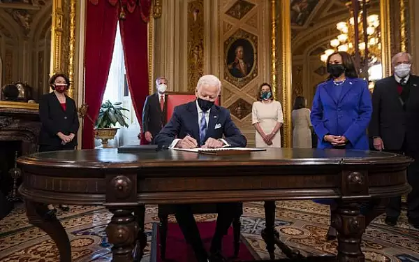 Joe Biden, prima zi la Casa Alba. A semnat 17 decrete. SUA revin in Organizatia Mondiala a Sanatatii VIDEO