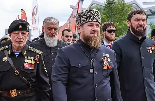 Kadirov se declara „extrem de nemultumit” de schimbul de prizonieri in cadrul caruia au fost eliberati comandantii regimentului Azov