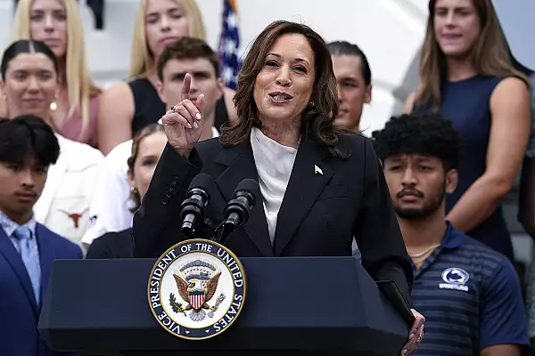 Kamala Harris are si sustinerea lui Barack Obama in cursa pentru Casa Alba impotriva lui Donald Trump