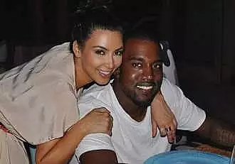 Kanye West ii interzice fostei sotii, Kim Kardashian, sa aiba alta relatie. Artistul nu poate trece peste despartire / FOTO