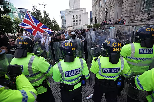 Keir Starmer condamna "violentele extremei drepte", in timp ce protestele se extind in Marea Britanie