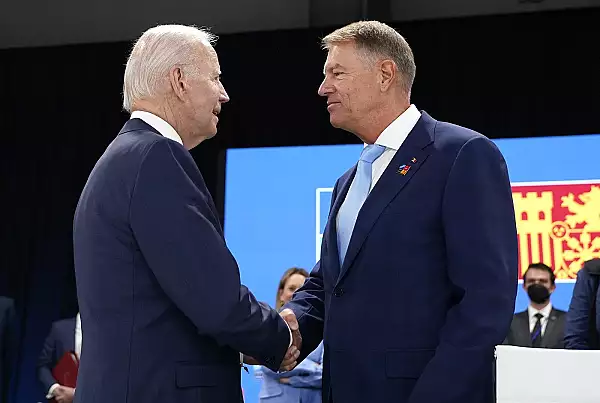 Klaus Iohannis este primit de Joe Biden, la Casa Alba