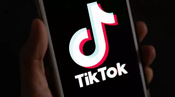 Kosovo interzice TikTok pe telefoanele functionarilor si ii obliga sa dezinstaleze aplicatia