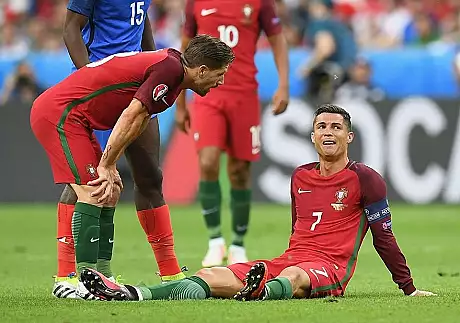 Lacrimile lui Cristiano Ronaldo la iesirea din Finala EURO 2016