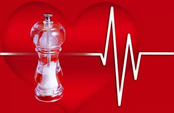 Legatura dintre sare si atacurile de cord: cum s-o consumi, ca sa nu ai probleme cu inima