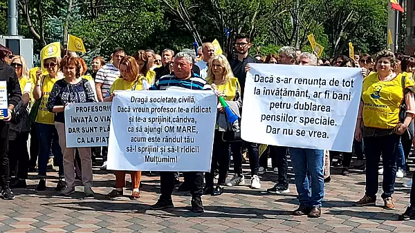 Liderii sindicali din educatie cer interventia lui Klaus Iohannis - Protest URIAS anuntat marti in Capitala