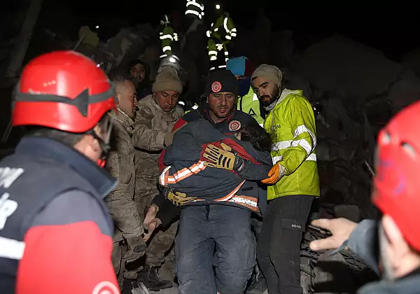 LIVETEXT Cutremurele devastatoare din Turcia si Siria: Bilantul mortilor trece de 15.000 / Turcia va deschide doua puncte de frontiera cu Siria pentru ajutor