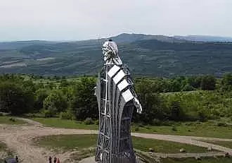 Locul din Romania unde gasesti Inima lui Iisus. De ce statuia impozanta e unica in Europa. Ai stiut unde este? / FOTO