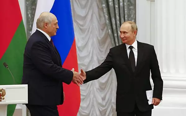 Lukasenko incepe sa deconteze pentru sprijinul politic primit din partea lui Putin: Belarusul va cheltui 1 miliard de dolari pe armament din Rusia