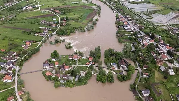 MAE, avertizare de calatorie in Bosnia dupa inundatiile masive - A fost declarata stare de dezastru in nordul si nord-vestul tarii - VIDEO