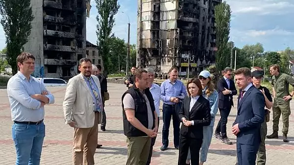 maia-sandu-presedintele-republici-moldova-in-vizita-in-ucraina-a-vizitat-borodianka-bucha-si-irpin-orasele-distruse-de-bombardamentele-ruse.webp